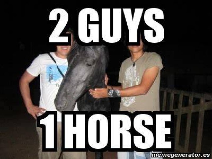 2 guys 1 horse Desmotivaciones