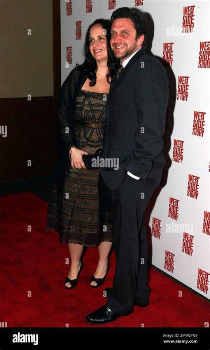 3931 Raul Esparza and wife.jpg Robin Platzer/Twin Images