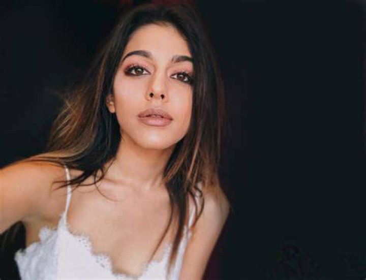 Aalia Furniturewalla Wiki, Age, Biography, Movies, Photos, News