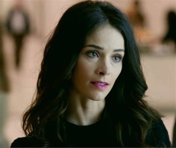 Abigail Spencer as Dana Scott, 'Scottie' in Suits. S3E01 The Arrangement
