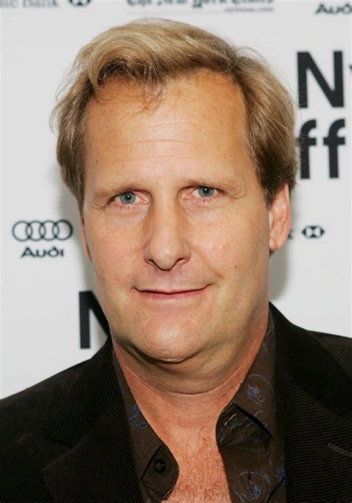 Actor Jeff Daniels Rips GOP Cowards 'Democracy Is At Stake' Crooks