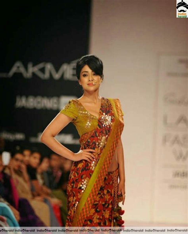 Actress Shriya Saran Walks Ramp as Showstopper Varun Chakkilam&rsquo;s New