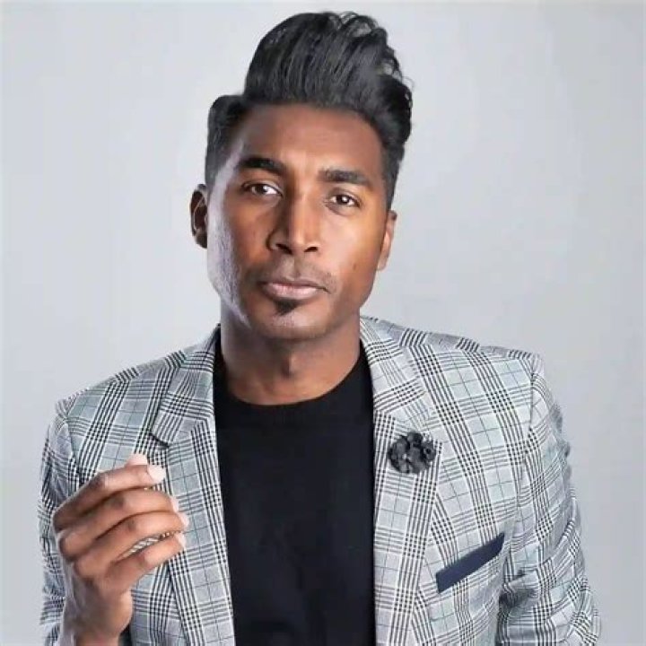 Age, Height, Wife, Kids, Movies, Net worth |