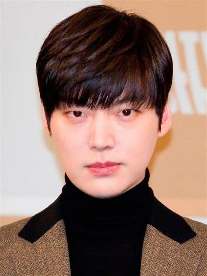  Ahn Jae Hyun 안재현 포즈, 남자 머리, 배우