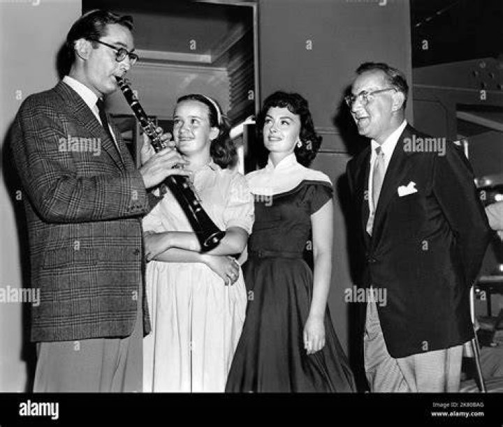 ALICE GOODMAN & BENNY GOODMAN MUSICIAN AND WIFE (1956 Stock Photo Alamy