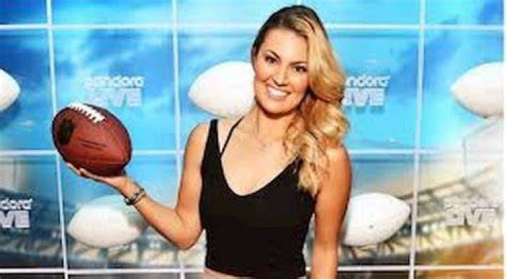 Amanda Balionis Bio, Age, Net Worth, Height, In Relation, Wiki