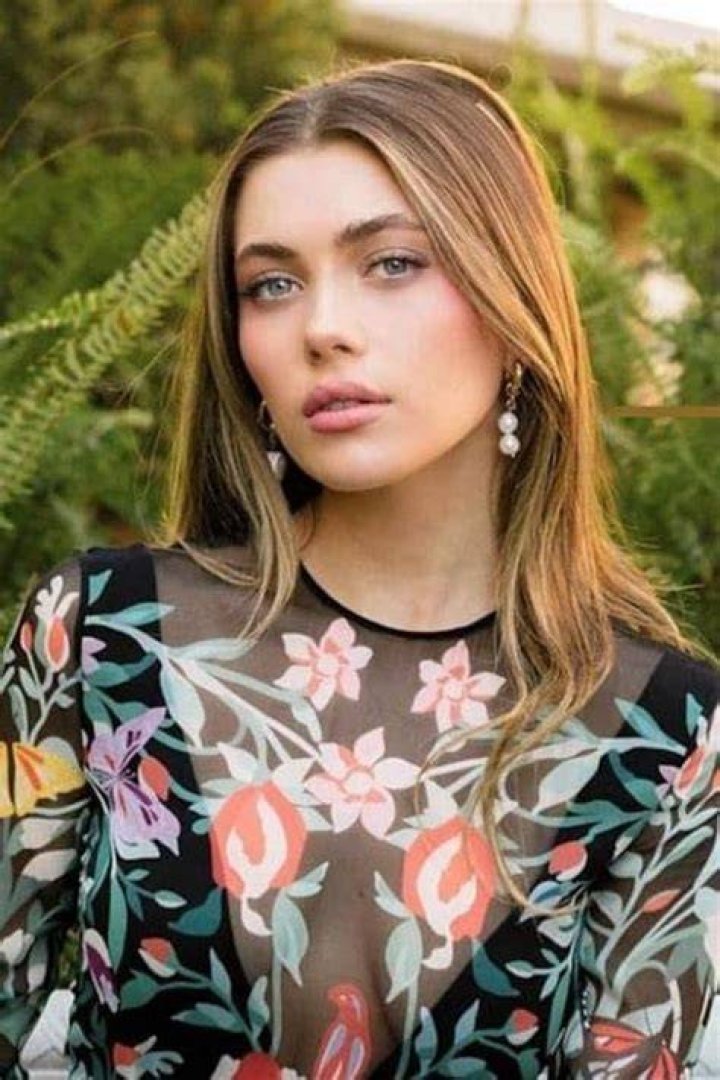 Amelie Zilber Biography, Wiki, Age, Height, Net Worth, TikTok Star