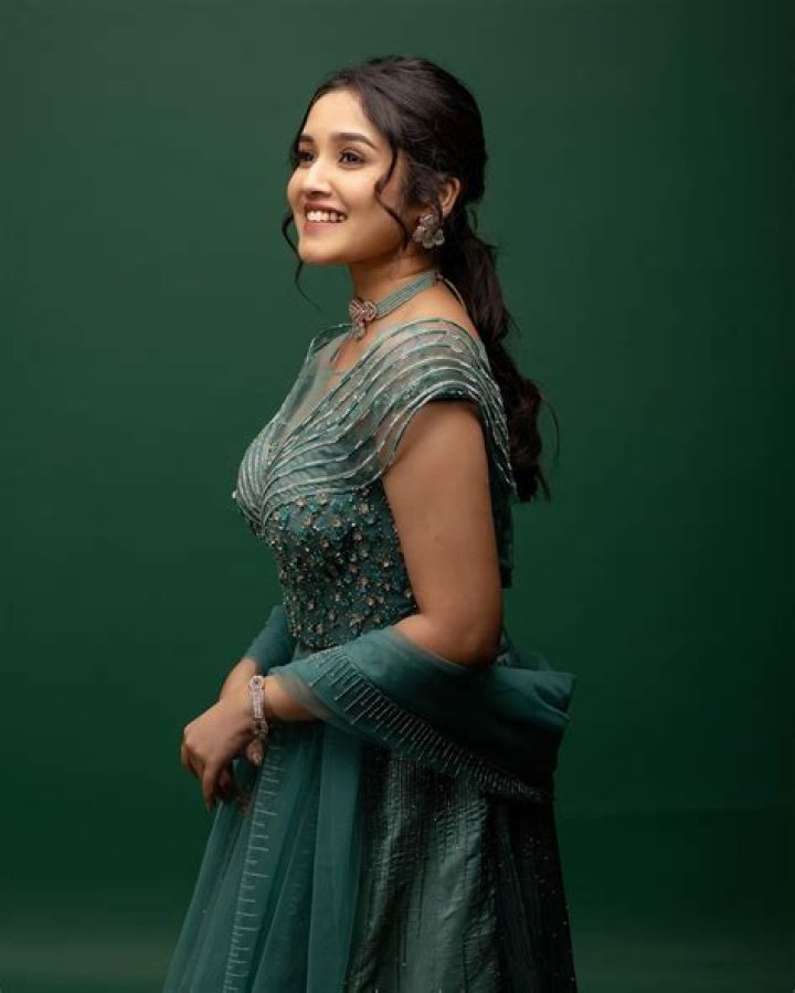 Anikha Surendran CineCluster