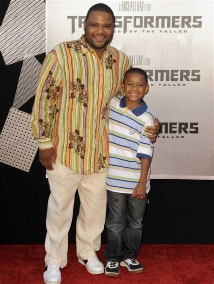 Anthony Anderson Siblings - Meet Derrick Bowman