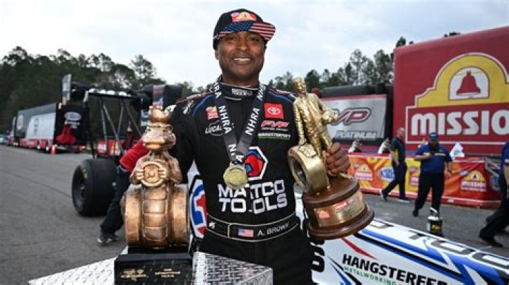 Antron Brown races to Top Fuel victory at Las Vegas
