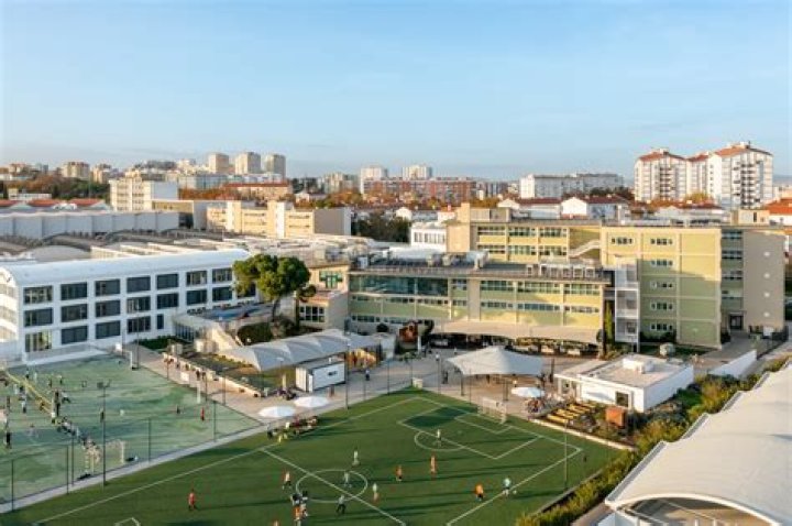 Are international schools free in the Netherlands?