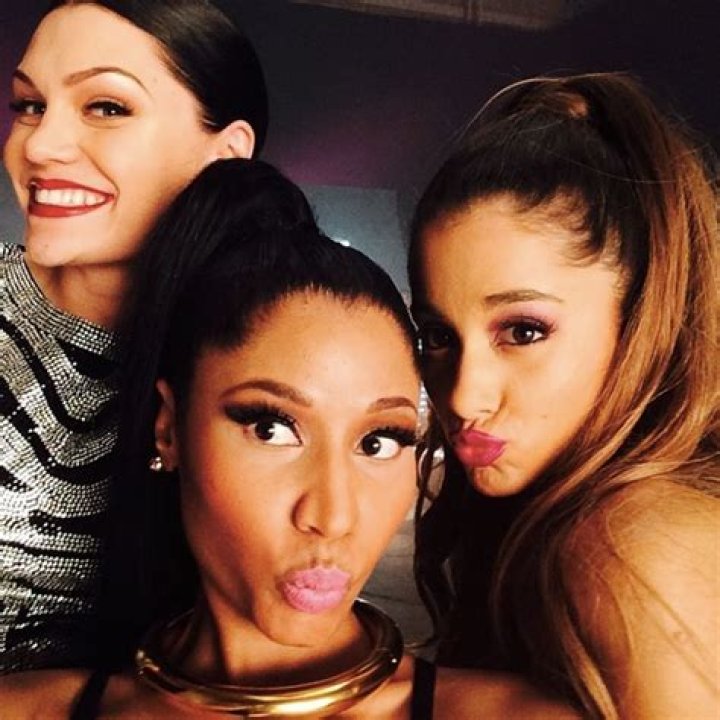 Are Nicki Minaj and Ariana Grande sisters?