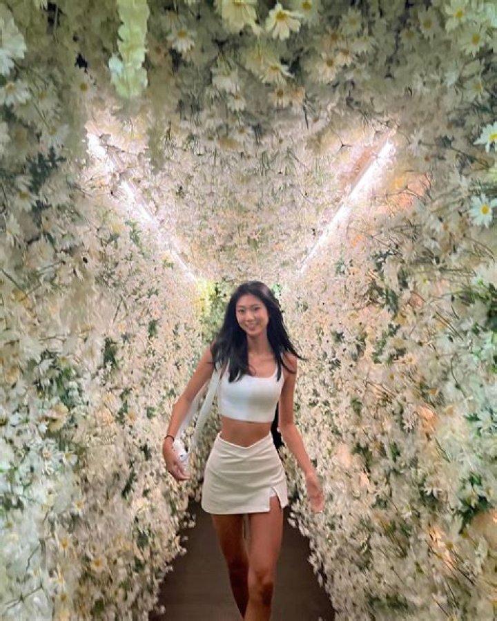 Arriba 30+ imagen lee nadine height Thptnganamst.edu.vn