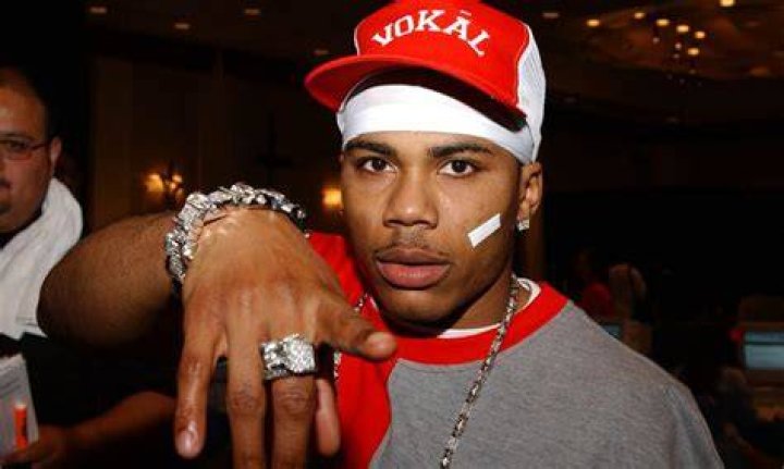 Back When Nelly Wore A BandAid on His Face and Double Headbands Were