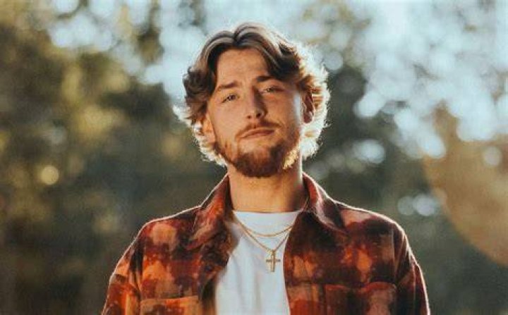 BAILEY ZIMMERMAN JOINS WMG