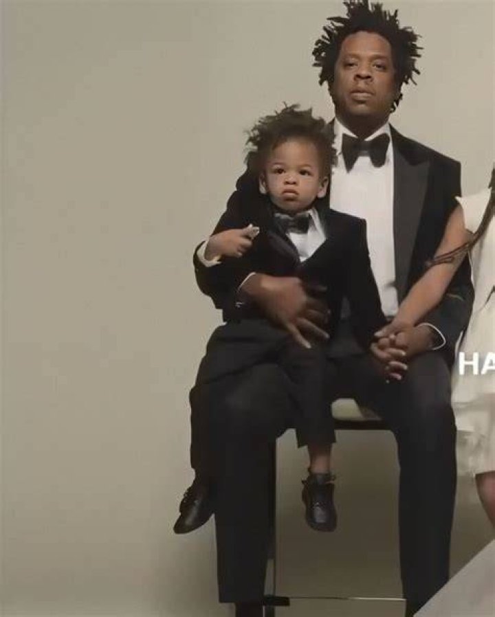 Beyonc&eacute;, JayZ and his son. "We Are Family" Pinterest Sons