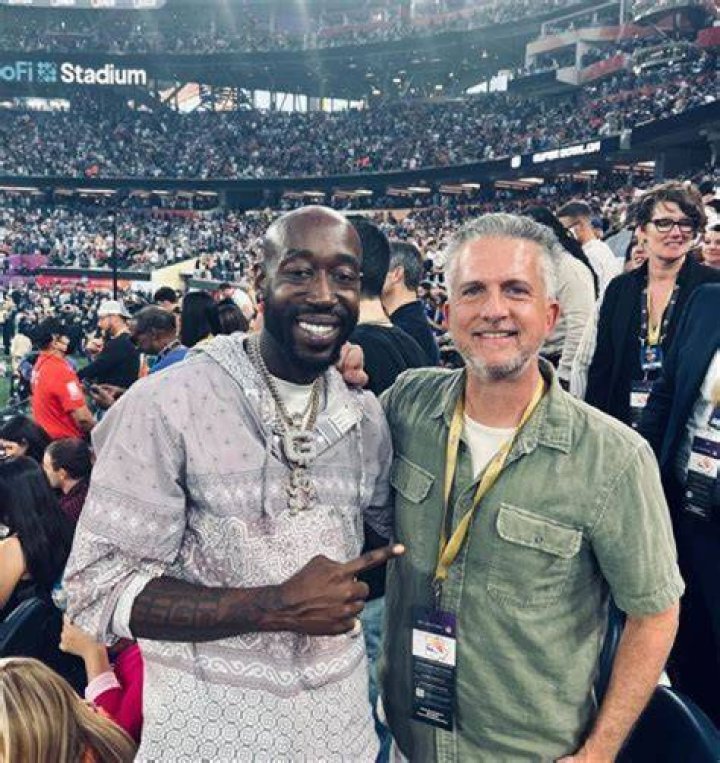 Bill Simmons Height, Weight, Family, Facts, Spouse, Education, Biography ·