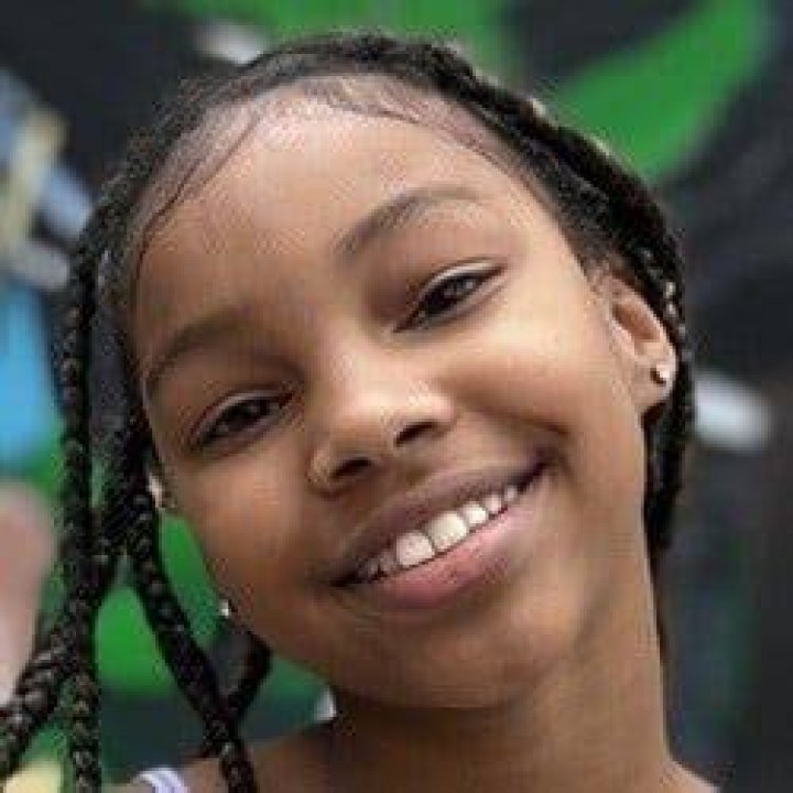 BlogPaper | Amyah Bennett - Age, Family, Bio