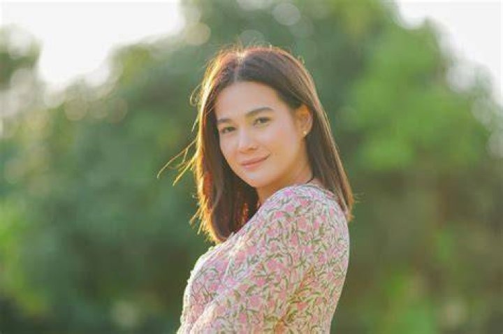 BlogPaper | Bea Alonzo - Bio, Age, Net Worth, Height, Single, Nationality, Body Measurement, Career