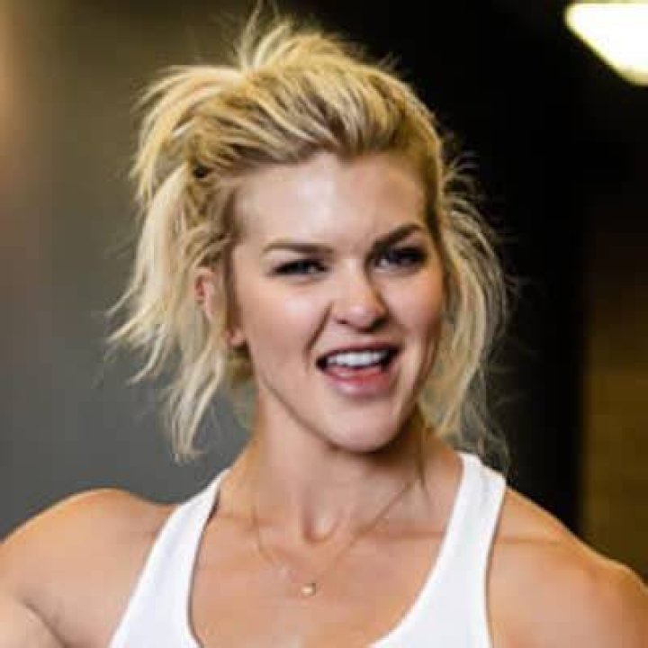 BlogPaper | Brooke Ence - Bio, Age, Net Worth, Height, Divorce, Nationality, Body Measurement, Career