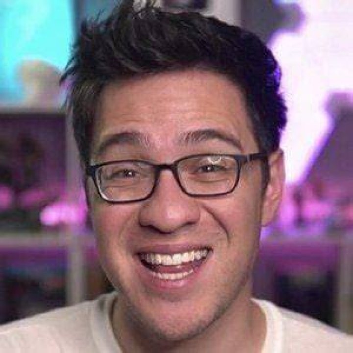 BlogPaper | EddieVR - Age, Family, Bio