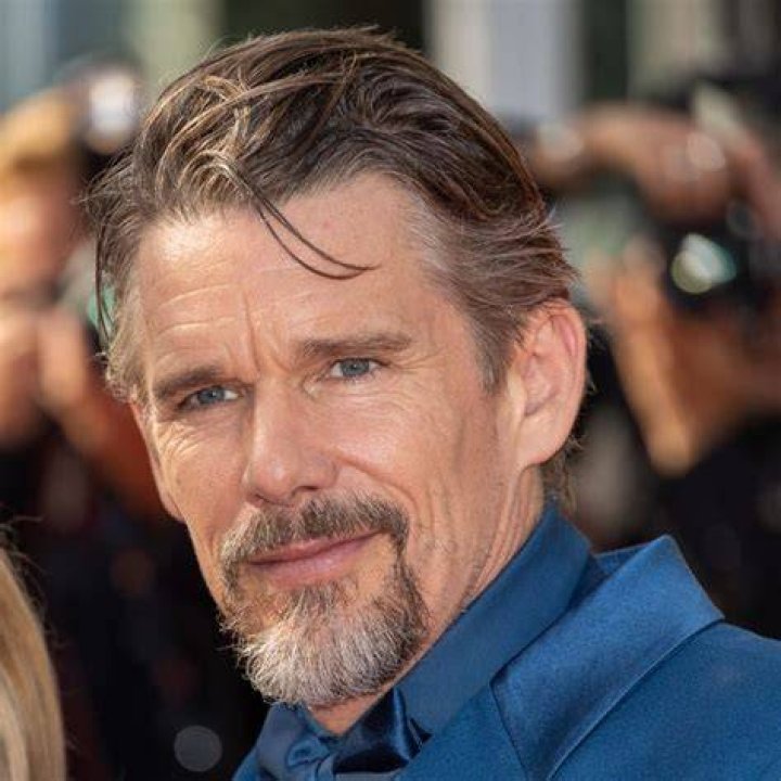 BlogPaper | Ethan Hawke - Early Life, Movies & 'Dead Poets Society'