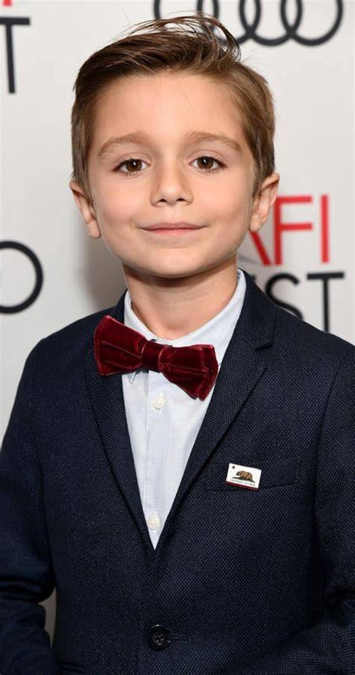 BlogPaper | Julian Edwards - Age, Family, Bio