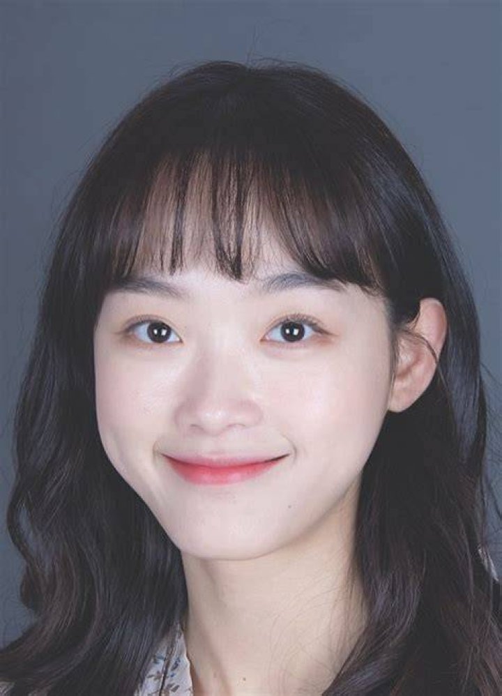 BlogPaper | Lee Yoo-mi - Bio, Age, Net Worth, Single, Nationality, Body Measurement, Career