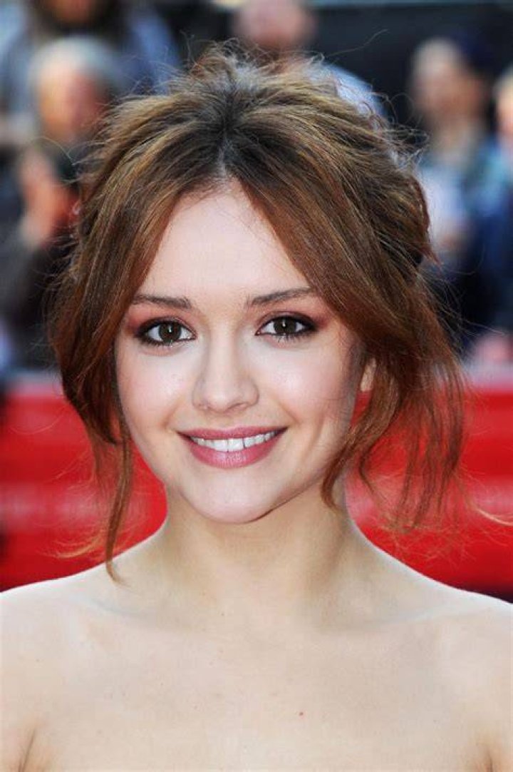 British Actors Olivia Cooke & Ben Hardy Are Dating See the Kissing