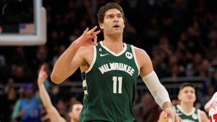Brook Lopez Rumored To Be Dating A Kardashian