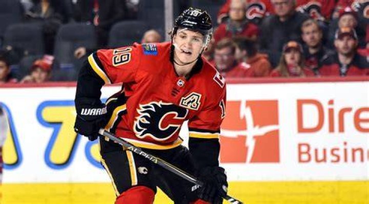 Calgary Flames Sign Matthew Tkachuk