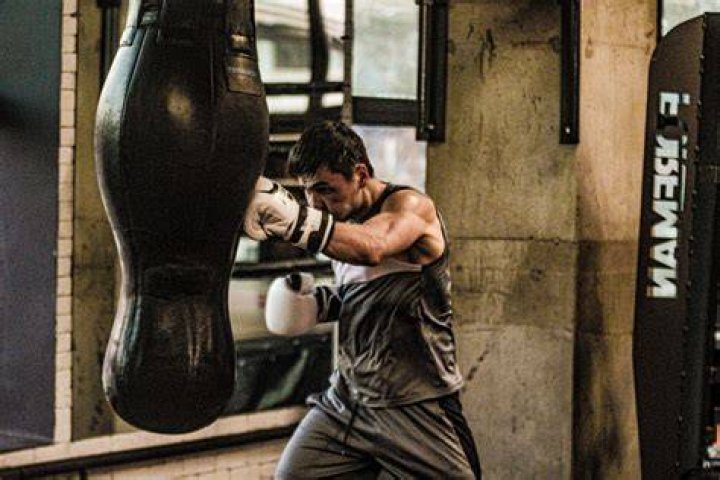 Can you hit harder with boxing gloves? Gloves Addict