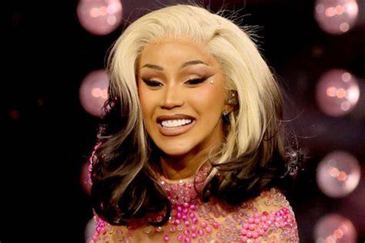 Cardi B Jumps On The Remix To Rosal&iacute;a's "Despech&aacute;" AllHipHop