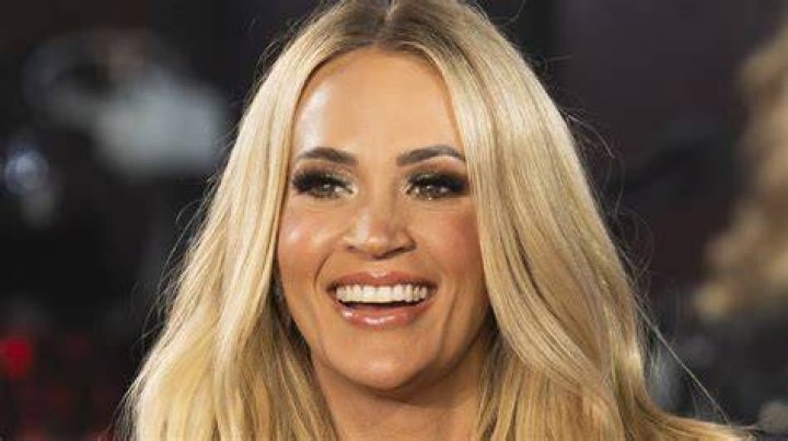 Carrie Underwood Said to Be Expecting Twins With Husaband Mike Fisher