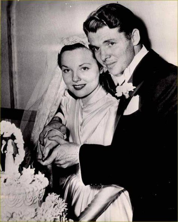 Cartes anciennes mariage Audie Murphy Wanda Hendrix Balades
