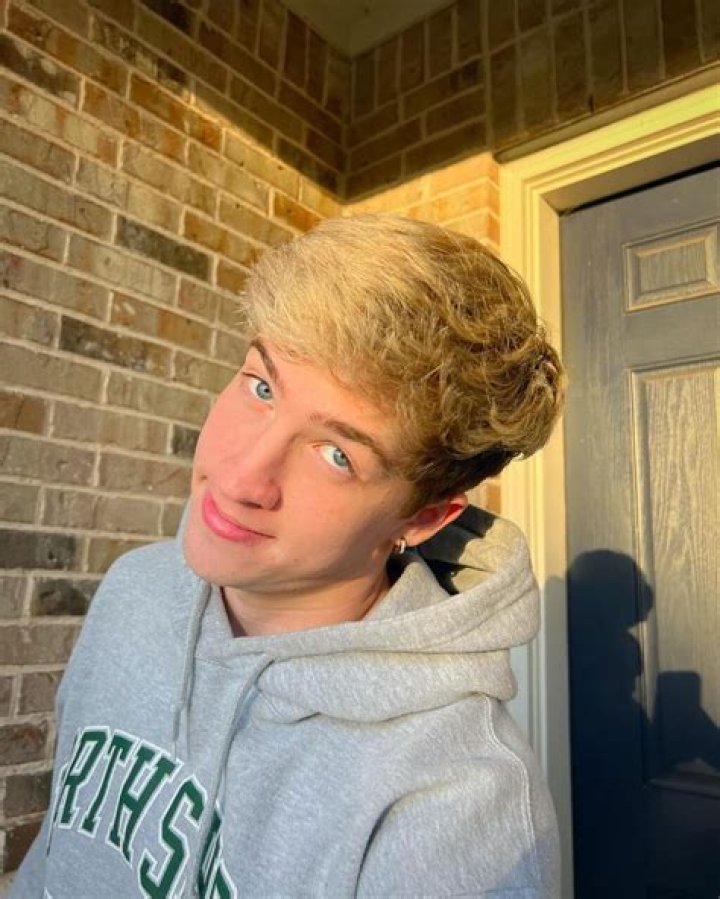 Cash Baker Net Worth, Height, Age, Affair, Wiki, Facts & More VeKnow
