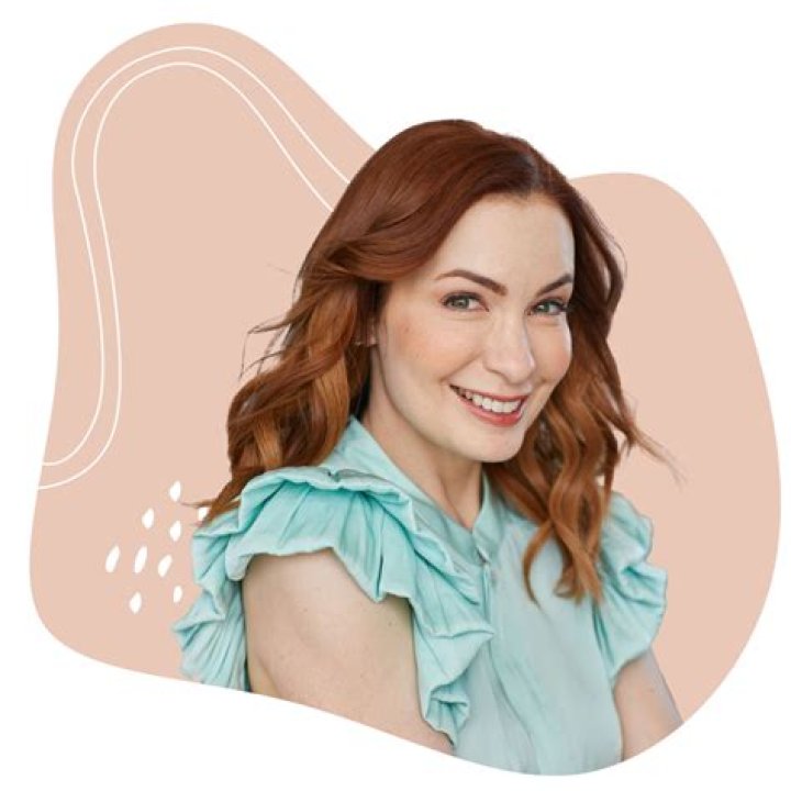 CAVEMEN GO Happy Felicia Day
