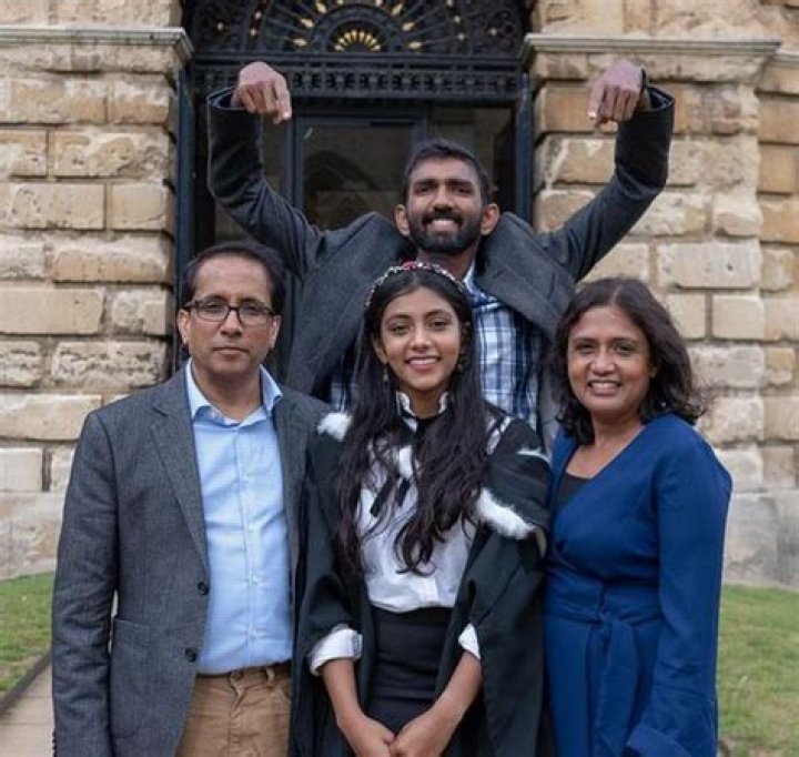 Charithra Chandran family: Husband, children, parents, siblings