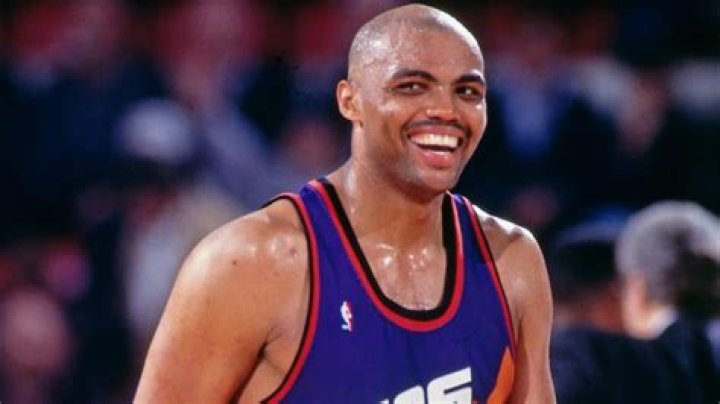 Charles Barkley wore shorts with his suit (Video)
