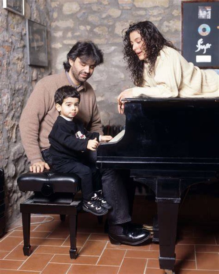 Chi &egrave; Enrica Cenzatti? L'ex moglie di Andrea Bocelli Bigodino