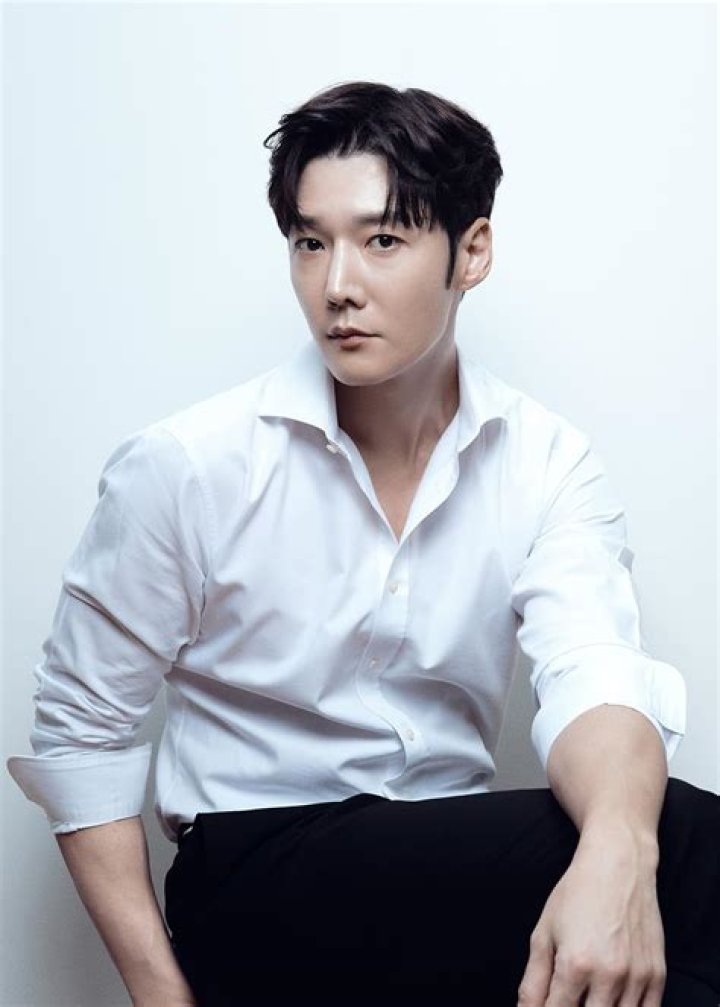 Choi Jin Hyuk Erupts In Rage After A Tense Confrontation In “Zombie