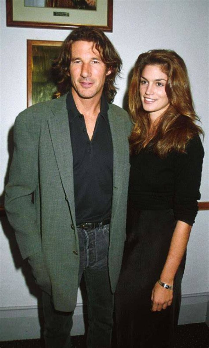 Cindy Crawford reflects on Richard Gere relationship, 'molding' herself