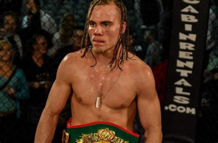 Clarksville MMA Fighter wins world championship title