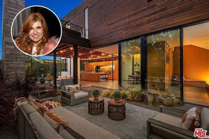 Connie Britton Net worth, House, Car, Salary, Single & Family 2018 Muzul