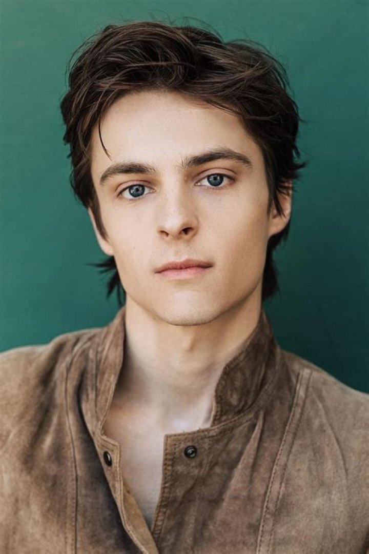 Corey Fogelmanis' Wiki Age, Rumors Dating Sabrina Carpenter