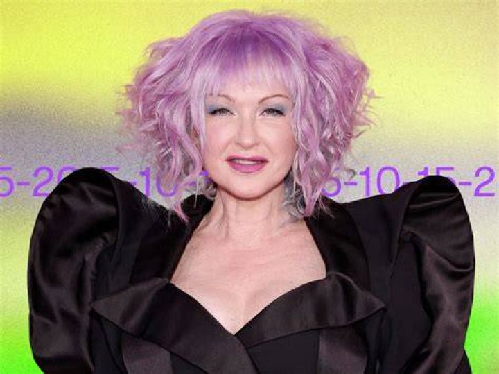 Cyndi Lauper Net Worth, Salary, Age, Height, Weight, Bio, Family, Career