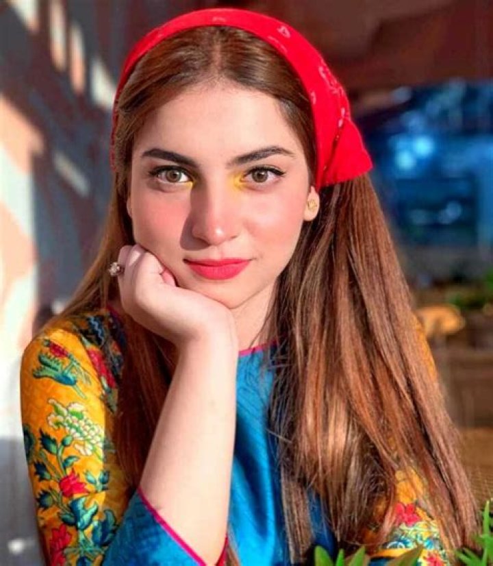 Dananeer Mobeen Age, Family, Drama List