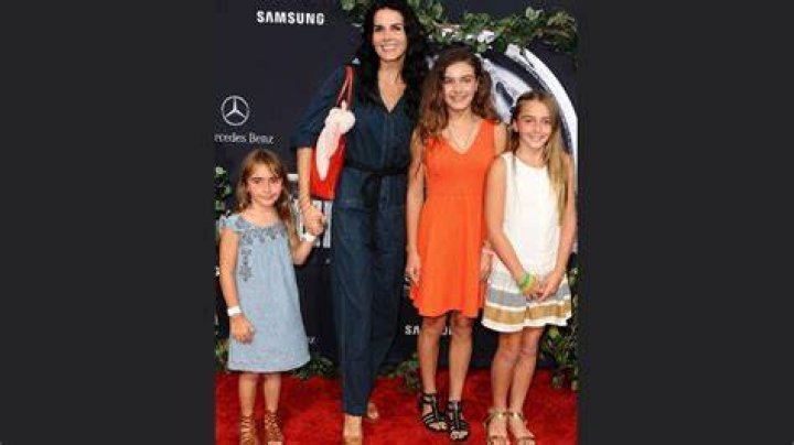 Daphne Demar Caravageli, mother of Angie Harmon