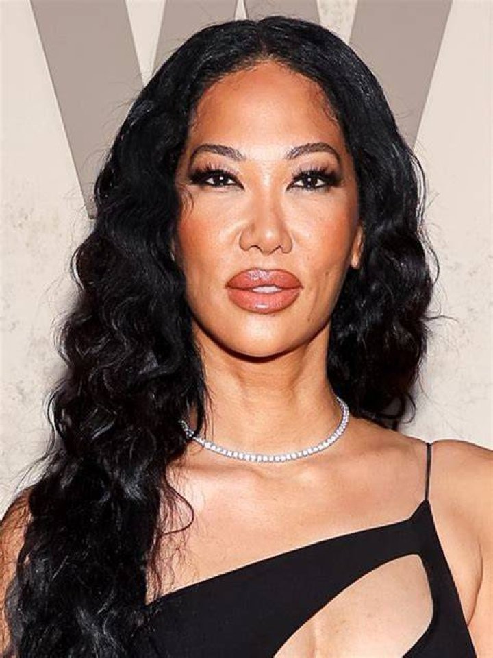 Did Kimora Lee Simmons Get Plastic Surgery? See the Model’s Then and