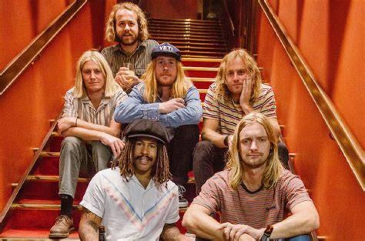 Dive Into The Enchanting World Of Ocean Alley's Lead Singer